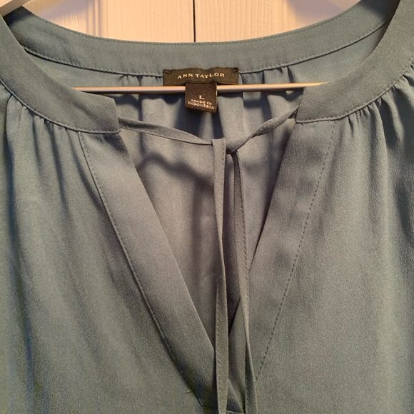 Ann Taylor Blouse - Picture 3 of 7
